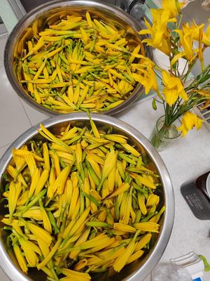 新鲜黄花菜处理