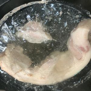 黄花菜焖五花肉
