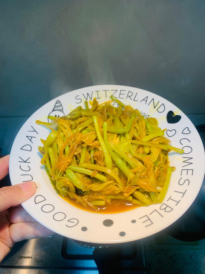 鲜炒黄花菜，太好吃了吧