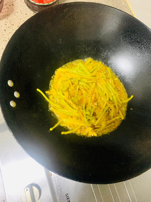 鲜炒黄花菜，太好吃了吧