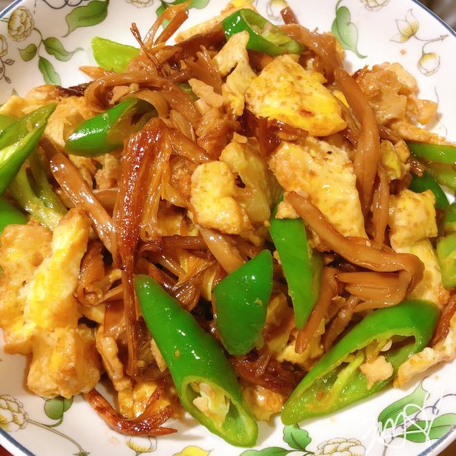 黄花菜炒鸡蛋（超香）