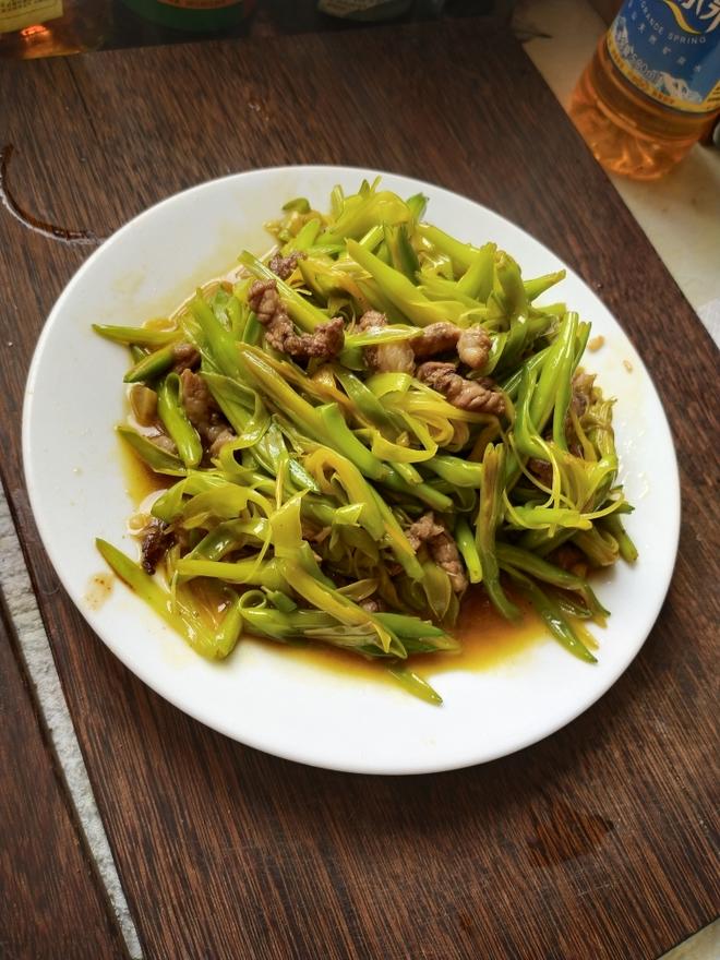 〈新鲜黄花菜炒肉〉，不负美好?，欣小厨 ?