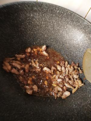 〈新鲜黄花菜炒肉〉，不负美好?，欣小厨 ?