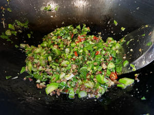 肉沫炒芥兰