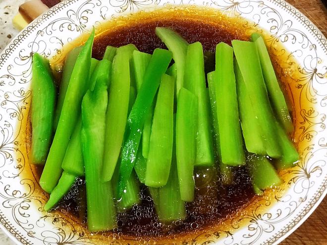 脆嫩白灼芥兰