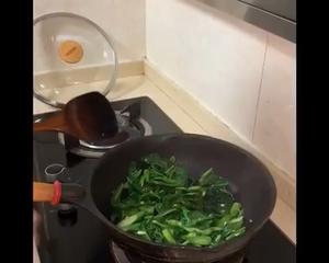 蒜炒芥兰炒出来又黑又软？口感清脆色泽鲜绿的清炒芥兰方法这里都有！