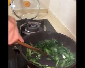 蒜炒芥兰炒出来又黑又软？口感清脆色泽鲜绿的清炒芥兰方法这里都有！