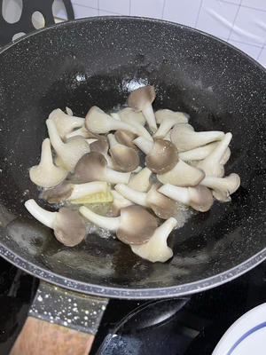 菜心春笋炒蘑菇
