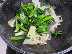 菜心春笋炒蘑菇
