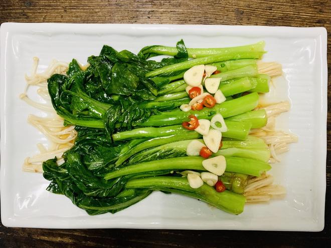 家常宴客相宜之白灼广东菜心
