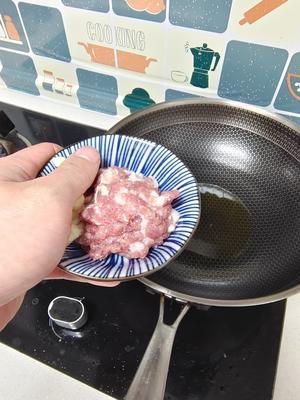 好吃的肉酱炒菜心