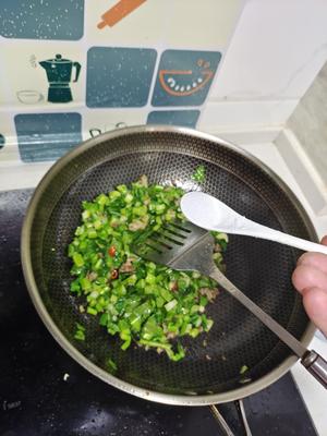好吃的肉酱炒菜心