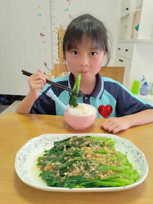 鲜嫩爽脆的蚝油菜心