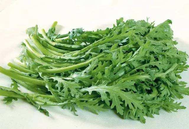 吃不够的 爆炒茼蒿菜！