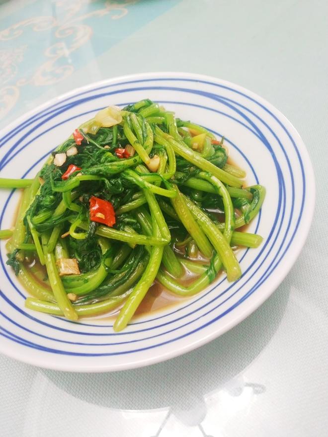 炒茼蒿（零失败巨好吃的快手菜）