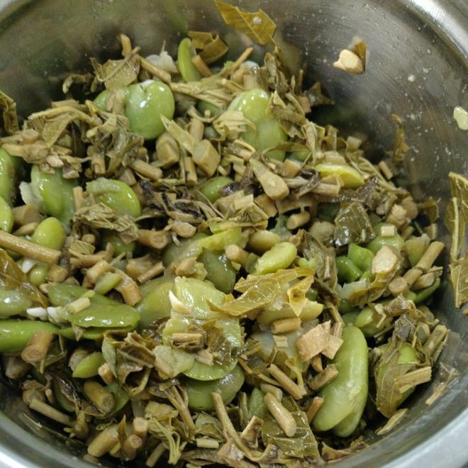 香椿拌蚕豆