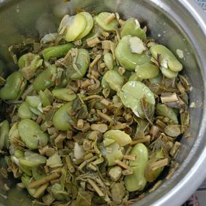 香椿拌蚕豆