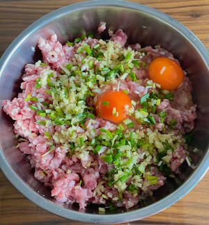 等了一年的春味香椿馄饨