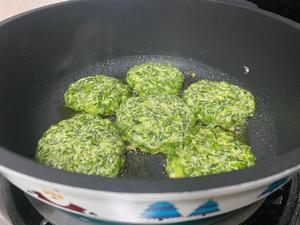 快速消耗青菜的好法子——煎菜饼