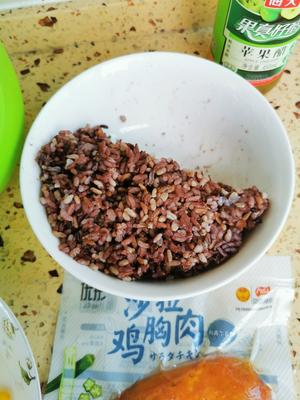 好吃到爆炸的粗粮紫甘蓝炒饭（减脂必备）