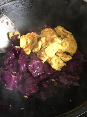不变色的紫甘蓝炒鸡蛋