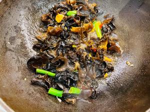 蒜苔木耳炒鸡蛋