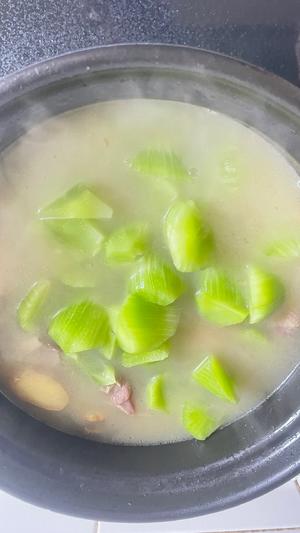 风干鸡炖莴苣