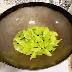 家烧上汤莴笋