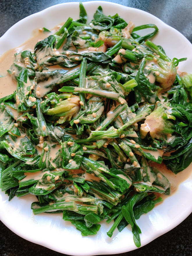 老少都爱吃的麻酱拌菠菜