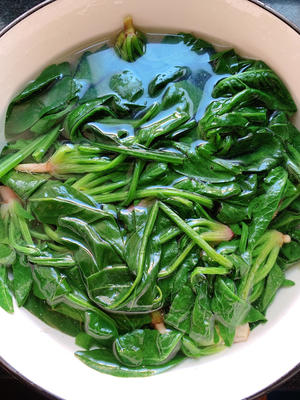 老少都爱吃的麻酱拌菠菜