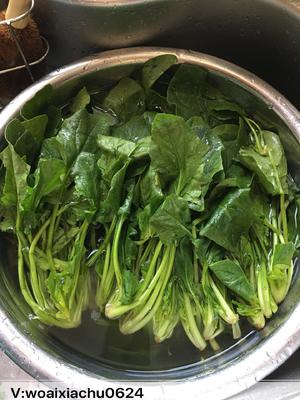 不涩口又嫩的清炒菠菜