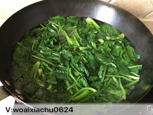 不涩口又嫩的清炒菠菜