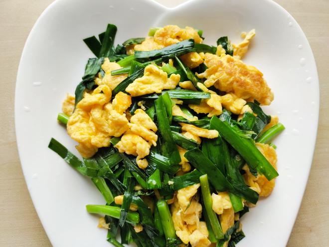 韭菜炒鸡蛋——三分钟快手下饭菜 掌握火候的秘诀