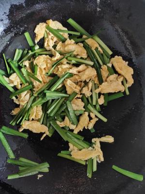 韭菜炒鸡蛋——三分钟快手下饭菜 掌握火候的秘诀