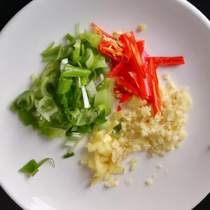 简单美味的家常菜！土豆丝炒芹菜