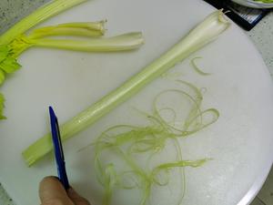 超级嫩的西芹吃法（西芹虾仁），小朋友也可以吃很多