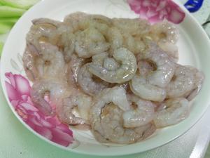 超级嫩的西芹吃法（西芹虾仁），小朋友也可以吃很多