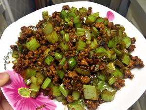 下饭菜：肉末芹菜