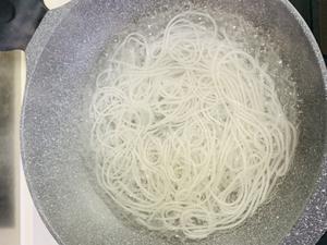 芹菜炒粉条(故乡的味道)
