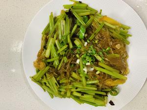 芹菜炒粉条(故乡的味道)