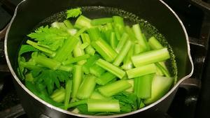 生病时唯一想吃的菜-凉拌芹菜