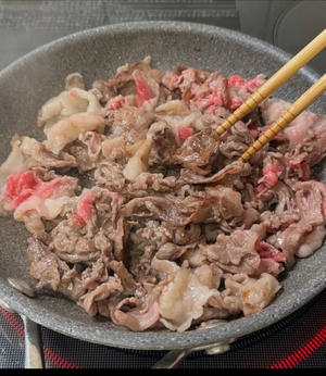 双倍牛肉牛蒡什锦饭🍚