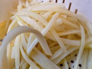 三种版本之茭白丝炒蛋