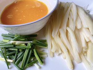 三种版本之茭白丝炒蛋