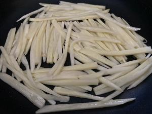 三种版本之茭白丝炒蛋