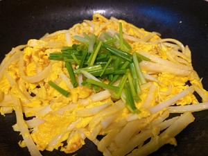 三种版本之茭白丝炒蛋