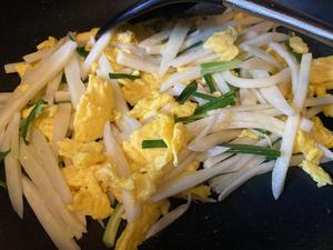 三种版本之茭白丝炒蛋