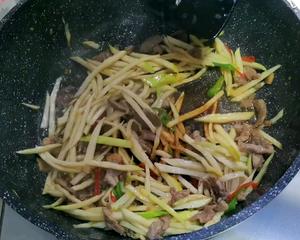 茭白这样做百吃不厌，茭白炒肉