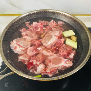 咸肉排骨冬笋腌笃鲜