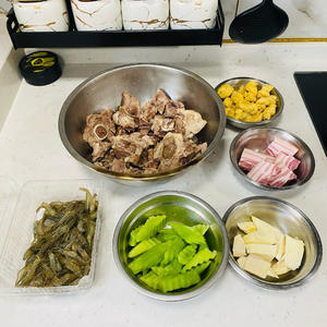 咸肉排骨冬笋腌笃鲜